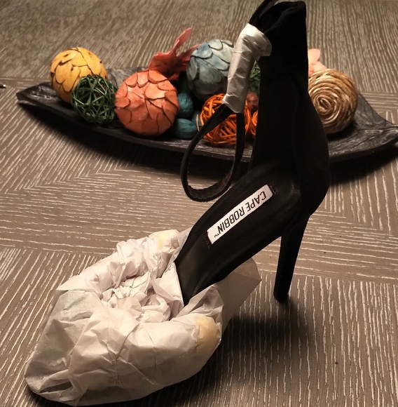 NIB Cape Robbin "Fiesta" Ankle Strap Heels - Picture 6 of 8